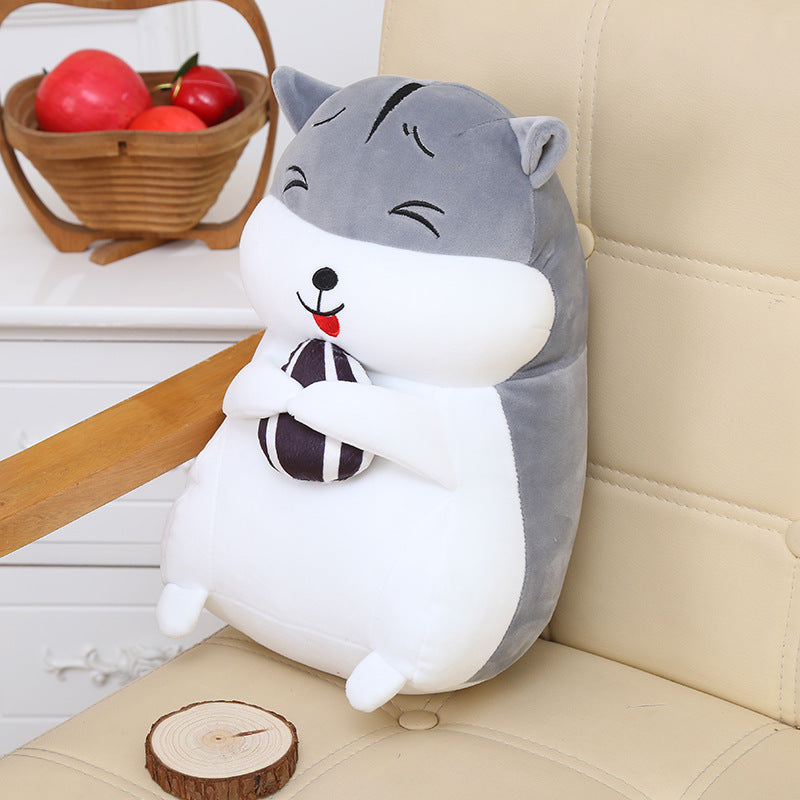 Doll warms your hands and pillows to intervene