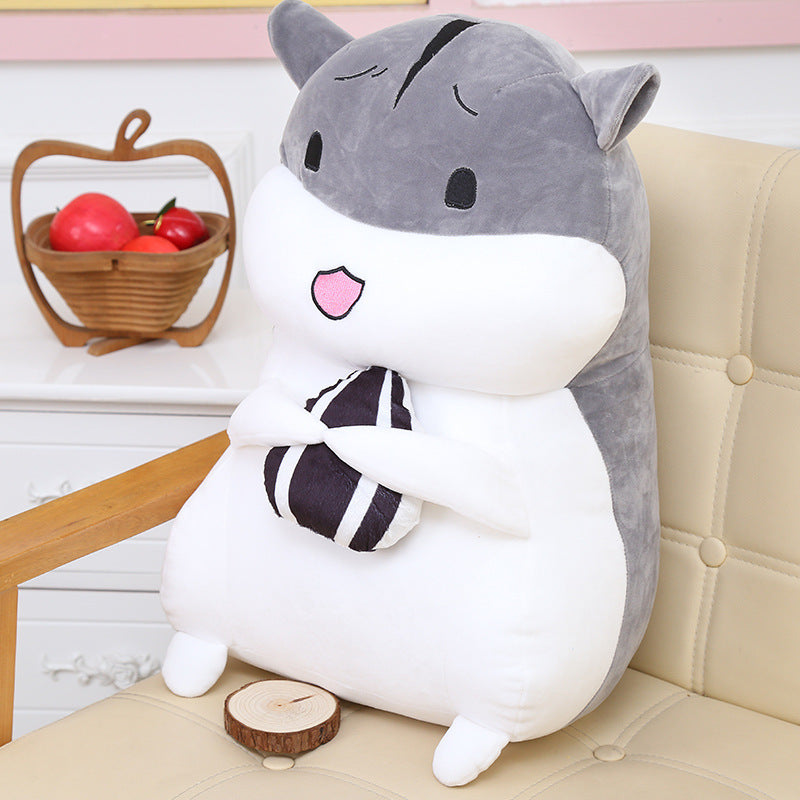 Doll warms your hands and pillows to intervene