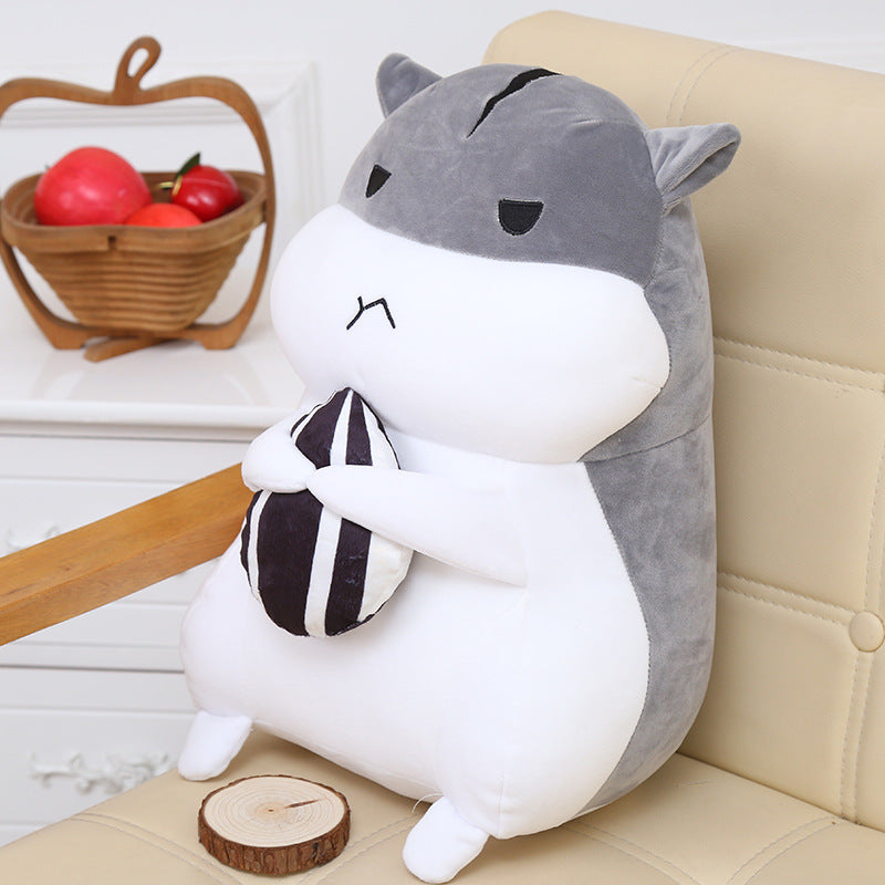 Doll warms your hands and pillows to intervene