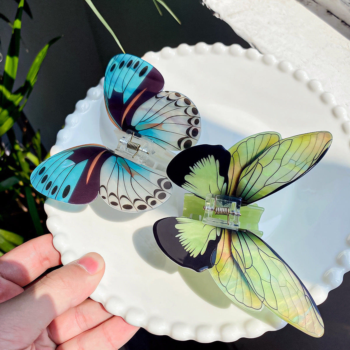 Female High-end Simulation Butterfly Grab Clip